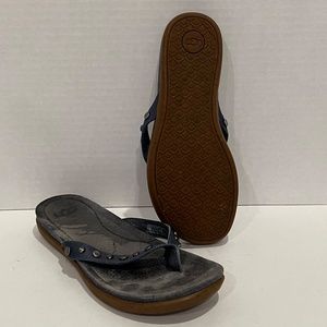 Ugg Australia Lyndi Flip Flop Thong Studded Dark Blue Women’s Size 6